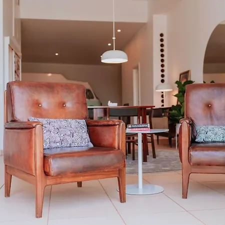 Kombi Studio With Private Pool By Madeira Ponta do Sol (Madeira)